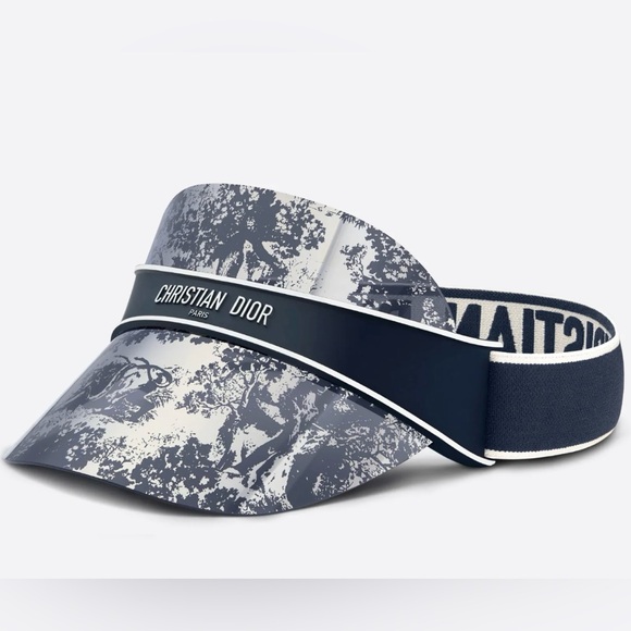 Dior 💙 - Picture 2 of 3